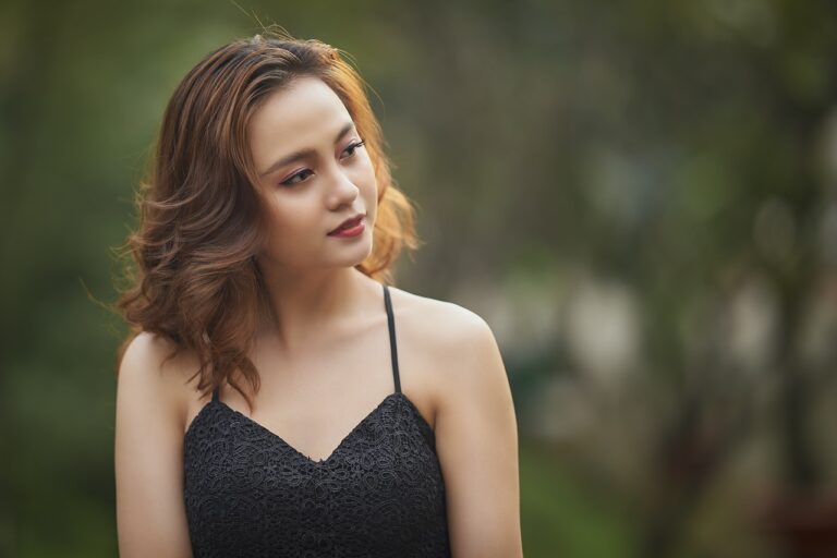 Fashion and Technology: Augmented Reality Fitting Rooms